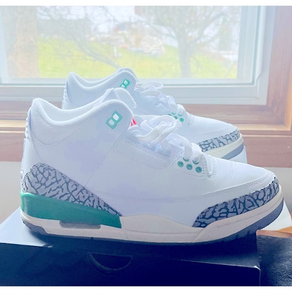✨ SOLD ✨Air Jordan 3 Retro
(‘Lucky Green’), Women’s Size 7.5 / Men’s 6: $200 - Picture 6 of 10